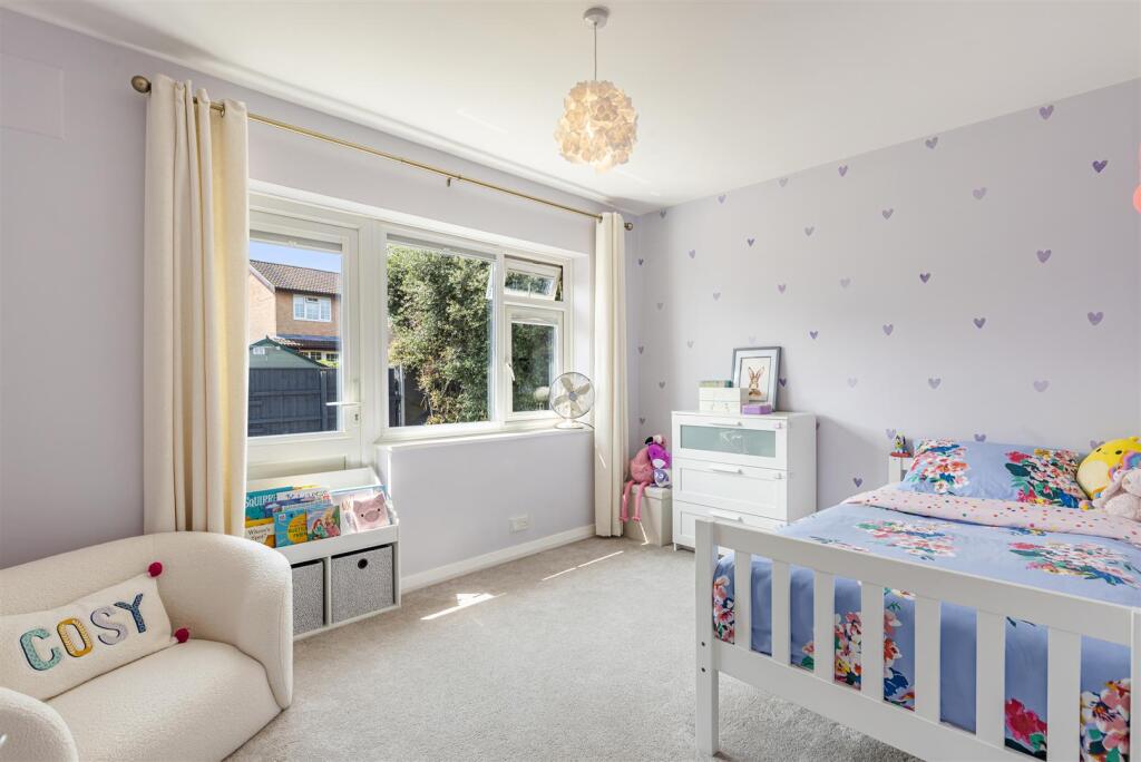 A23 - 20 Oxlea Close Torquay - 250714.jpg