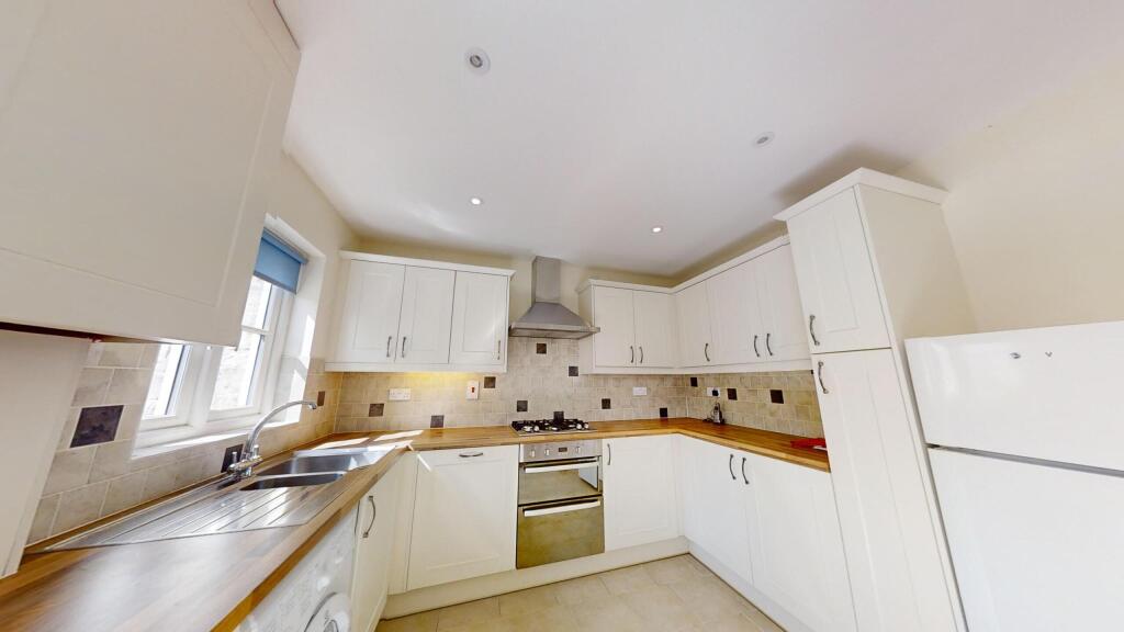 28-Easton-Square-08072024_154452