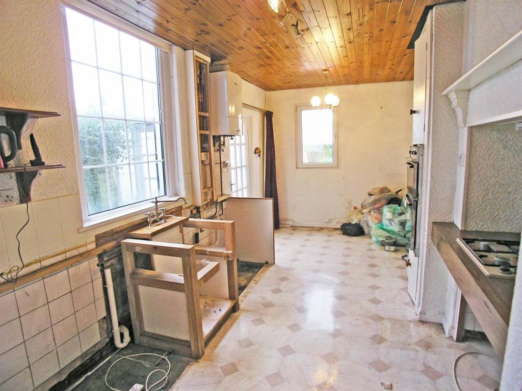 Kitchen /