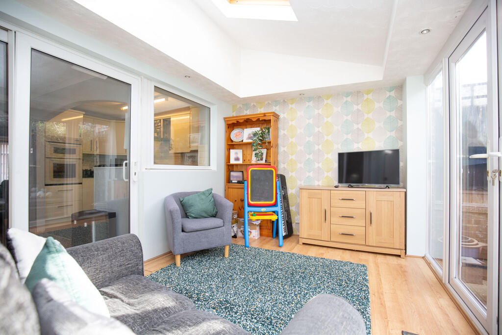 bb137642-f570-405...