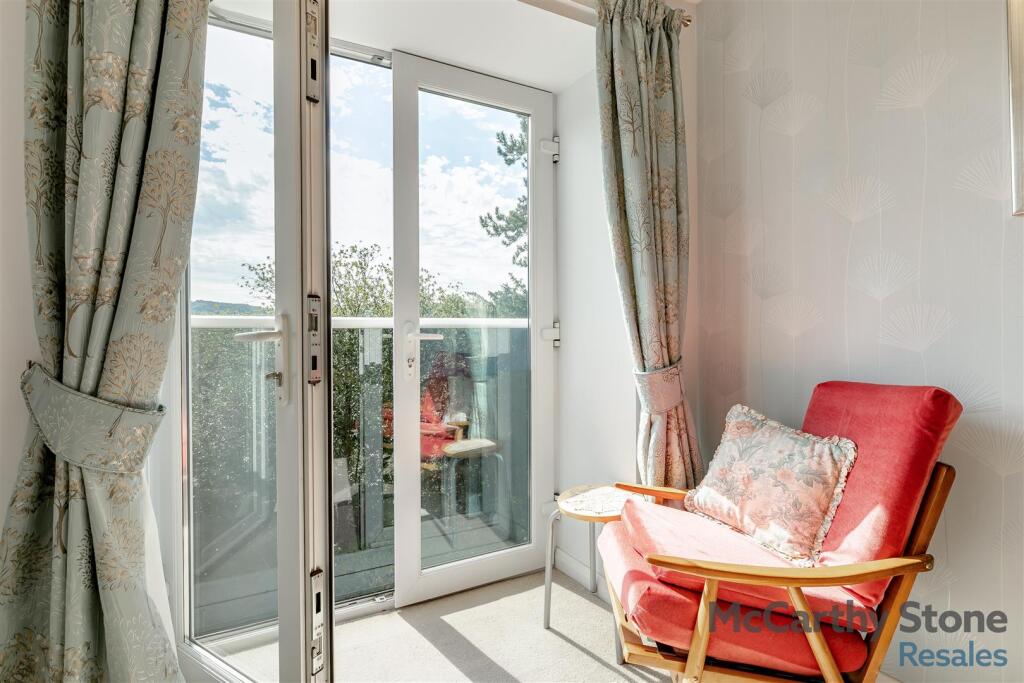 8659918-interior11.jpg