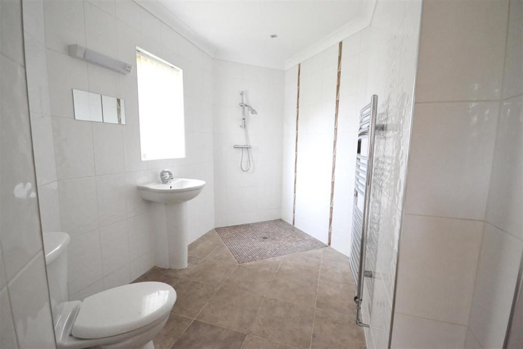 ensuite.jpeg