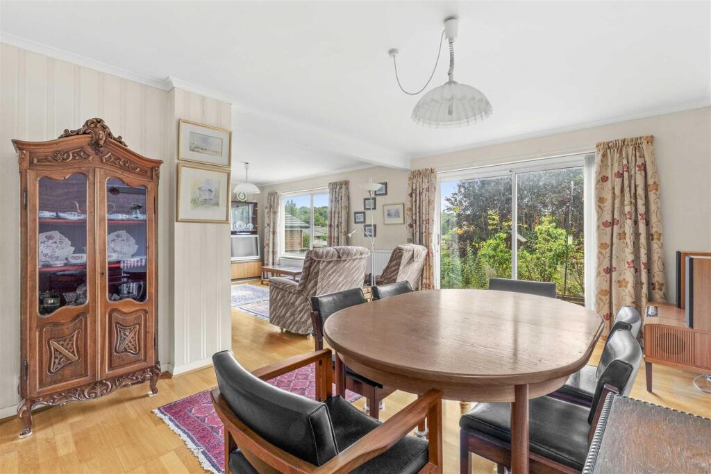 5 Southfield Drive, HP15 6NP (LOW RES)-8.jpg