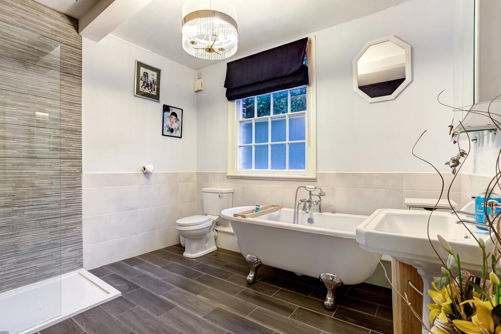 25Low Res T202410101554.jpg