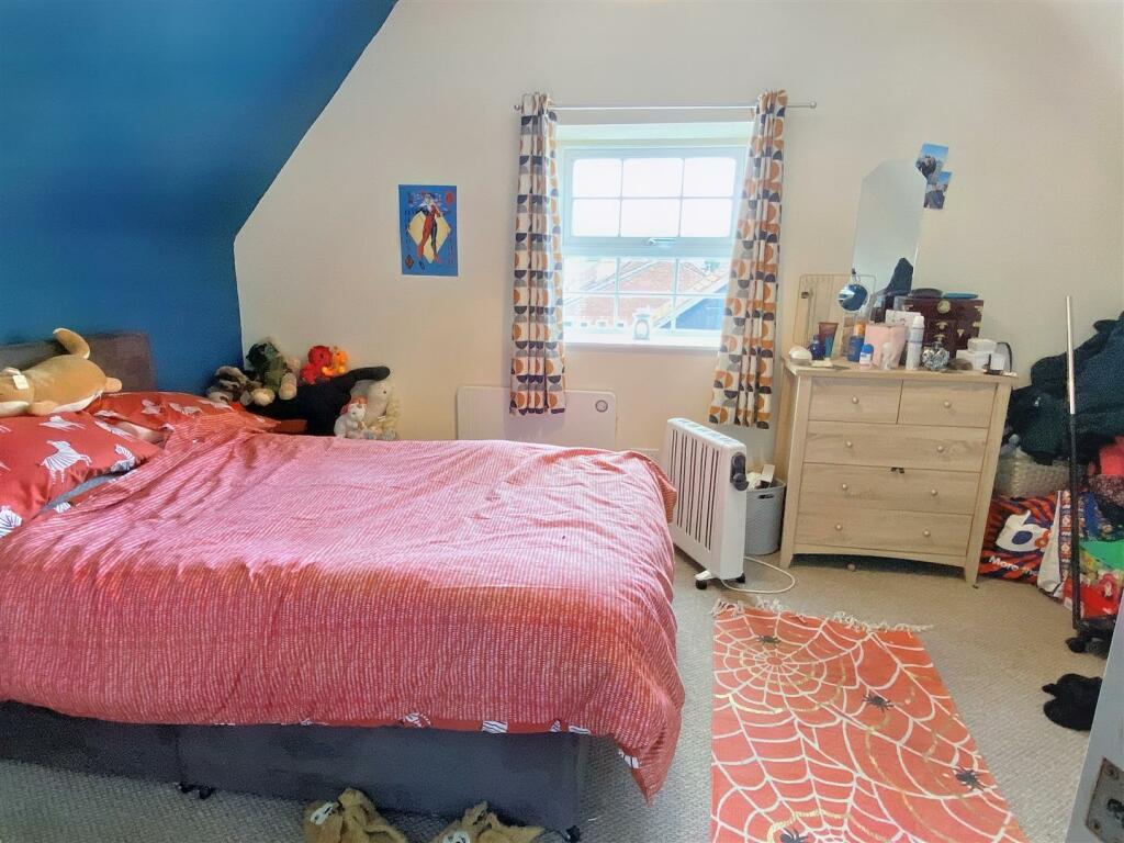 Bedroom...jpg