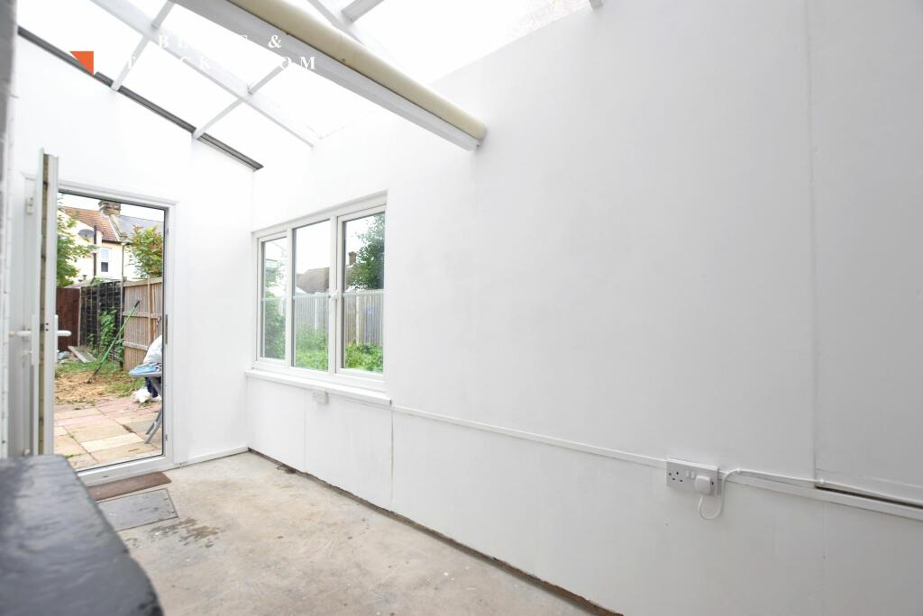 LEAN TO / CONSERVATORY