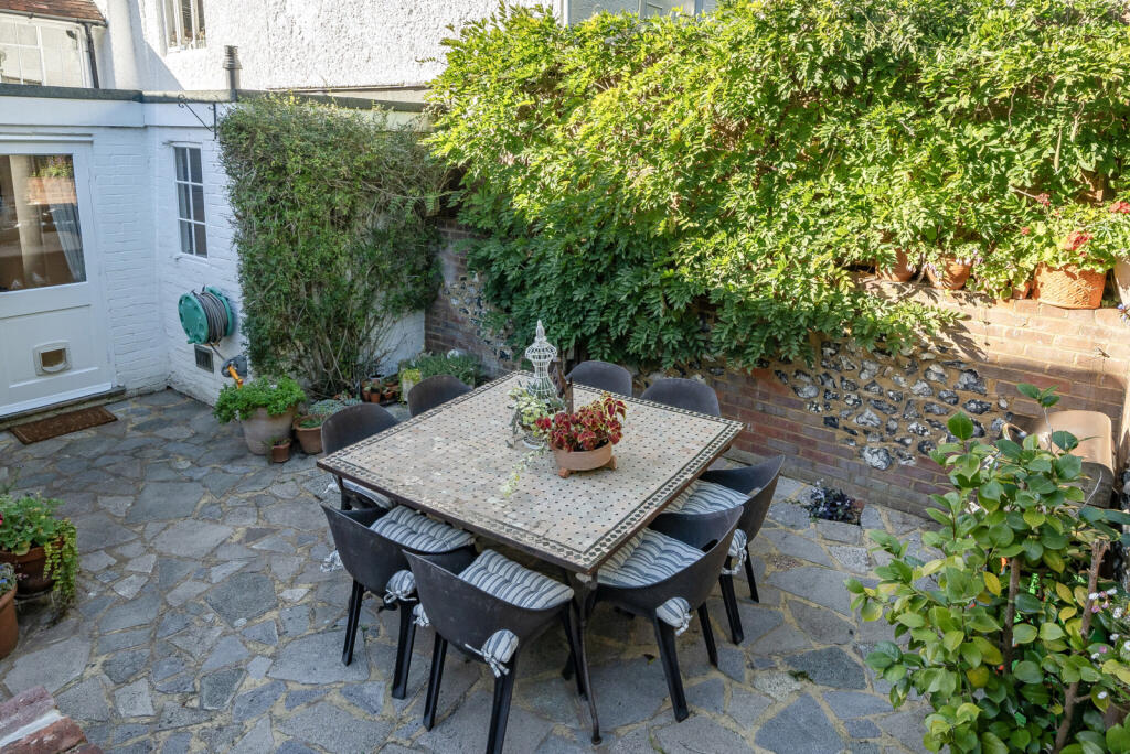 1359534-68-68d579...