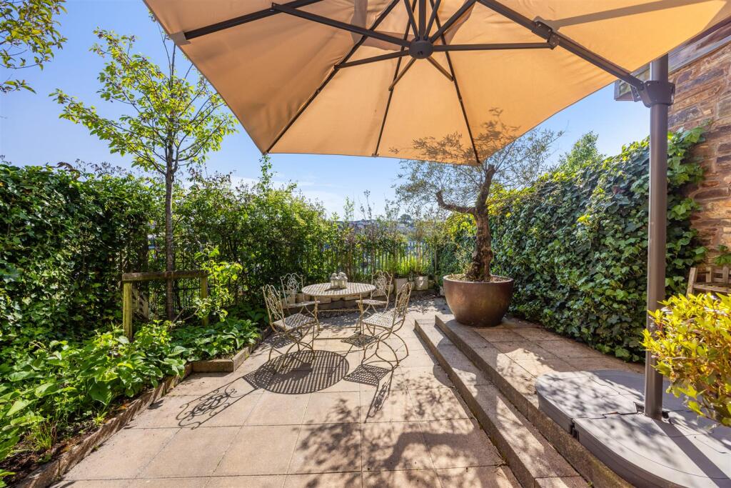 A19 - 17 Baltic Way Totnes - 250514.jpg