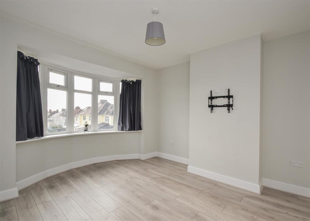 19 Blackburn Avenue - Bedroom 1.jpg