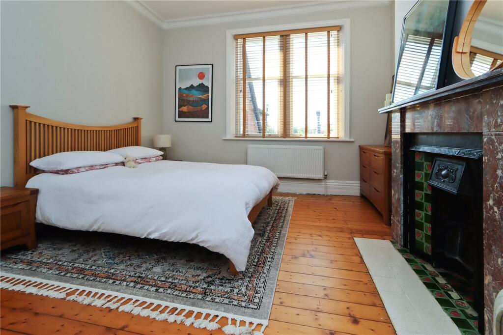 Bedroom 2 Pic 2