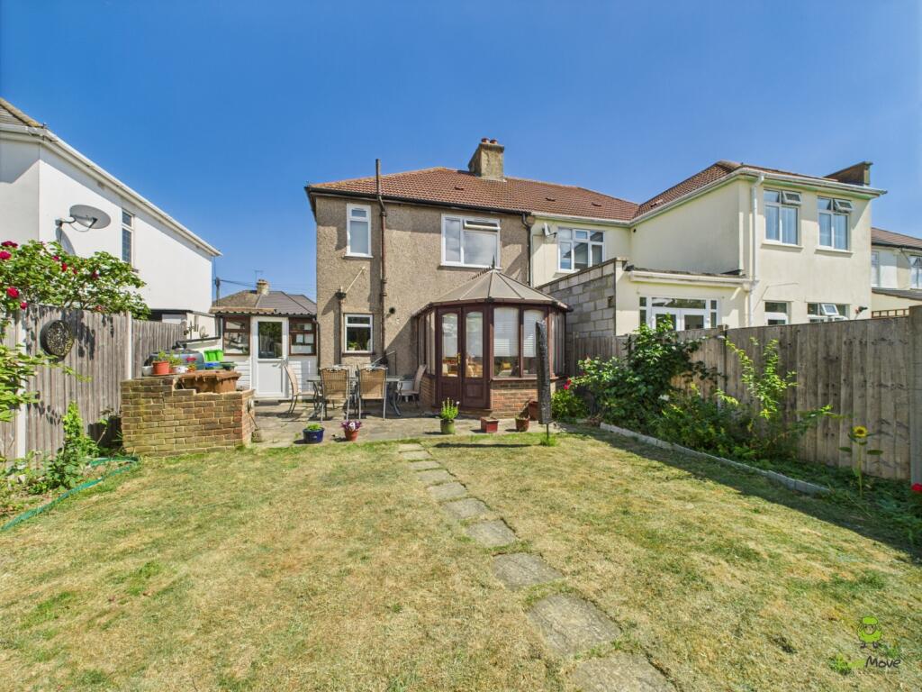 CAM03779G0-PR0254-STILL010