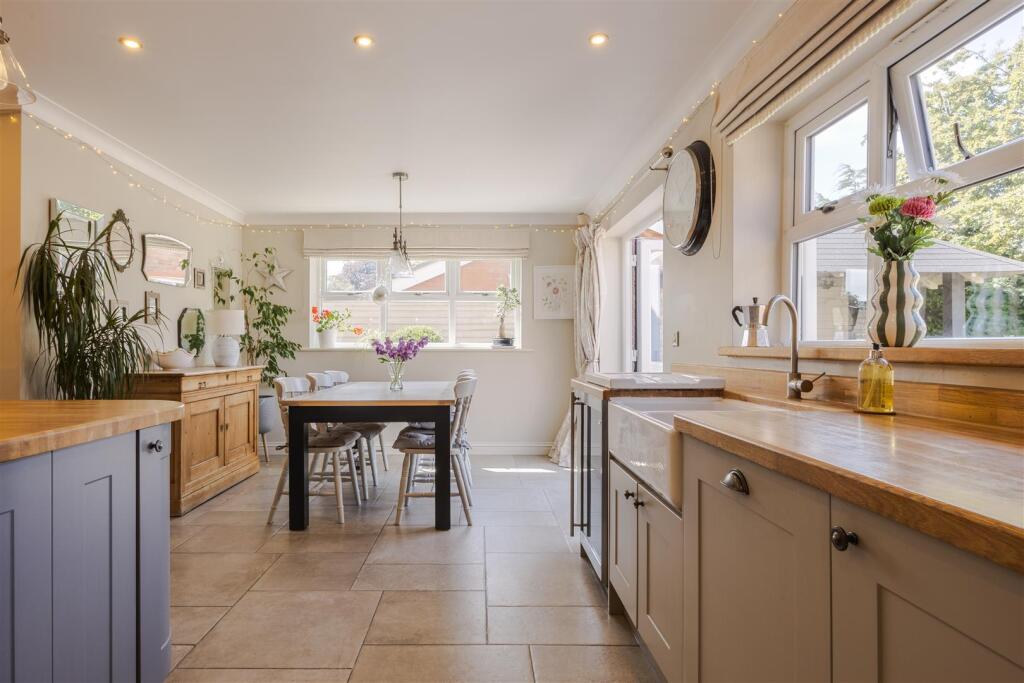 Kitchen diner