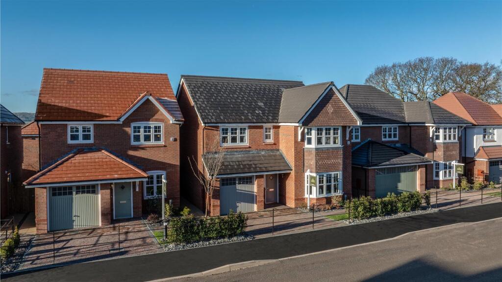 Street scene 1 (1).jpg