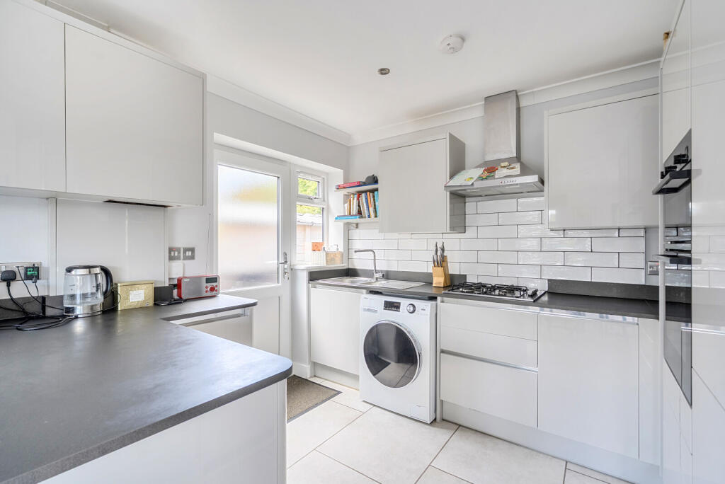 1349429-11-68c017...