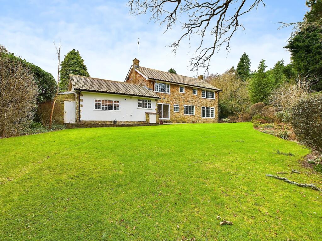 CAM04233G0-PR0013-STILL056 - Copy (2)