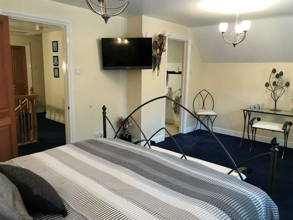 Bed 1b.JPG