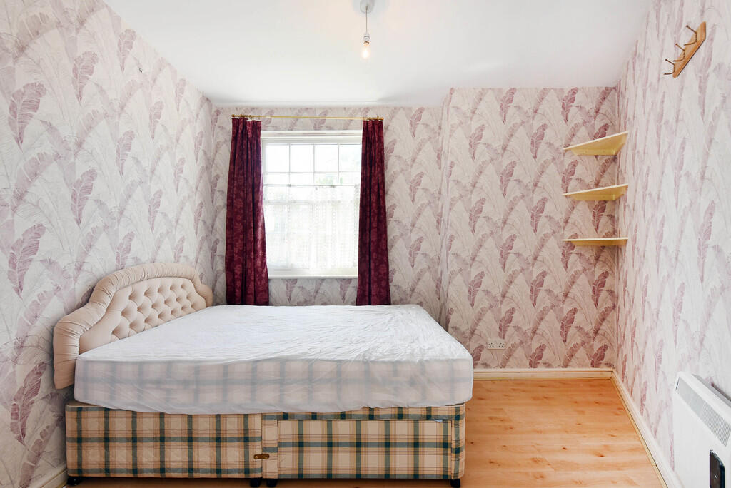 3 pickering close...