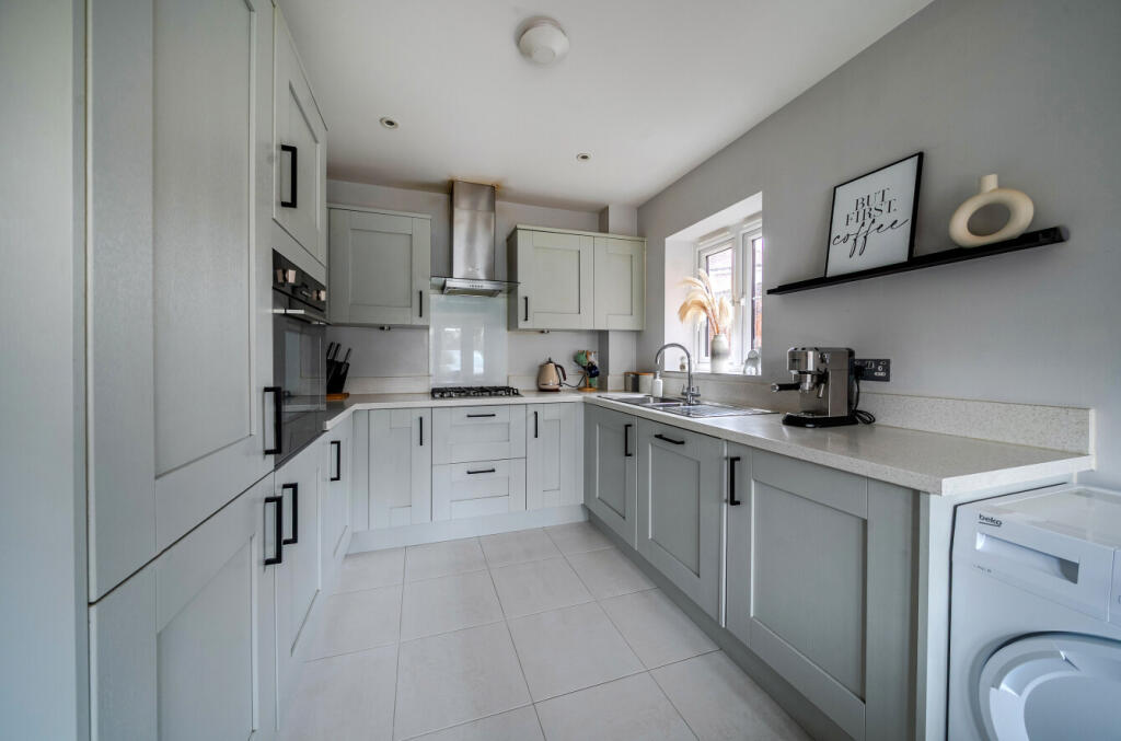 1393773-12-6943f4...