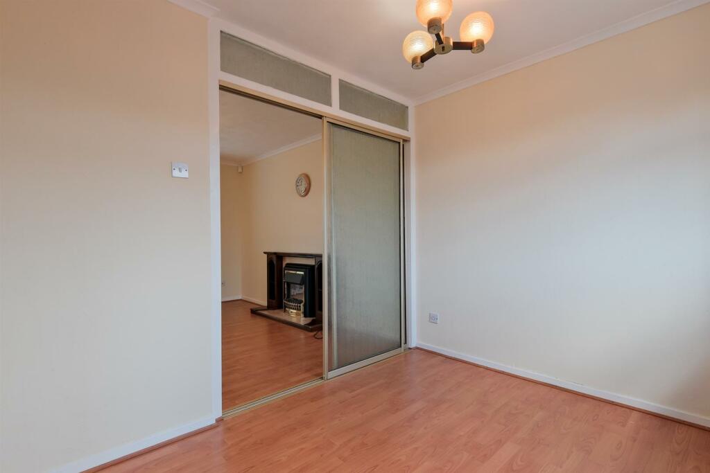 019-30 Braemar Cres, Carluke ML8 4BH.jpg