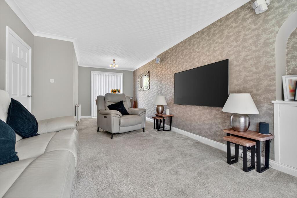 Lounge &amp; Dining room