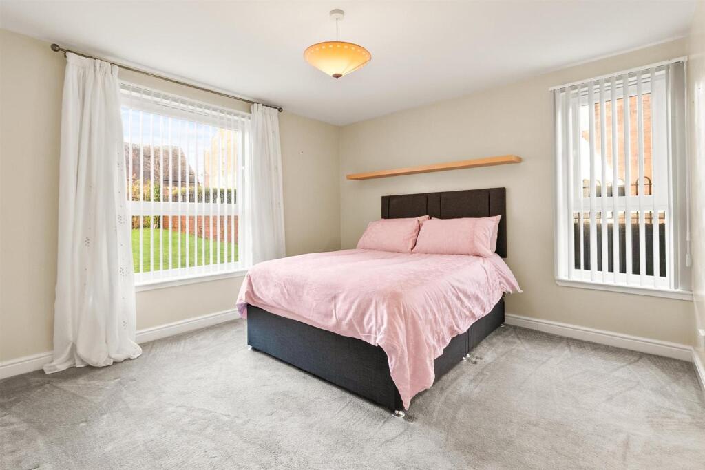 Victoria Street Alexandria, G83 0AH