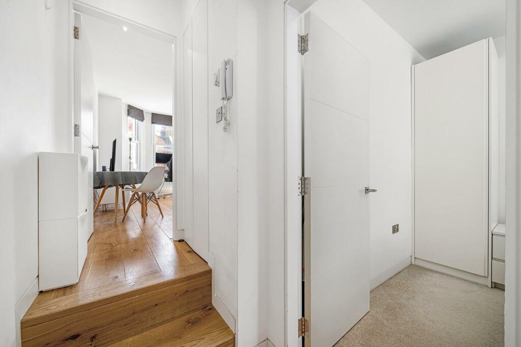 Hallway.jpg