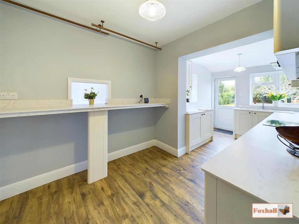 Kitchen / Breakfast Room