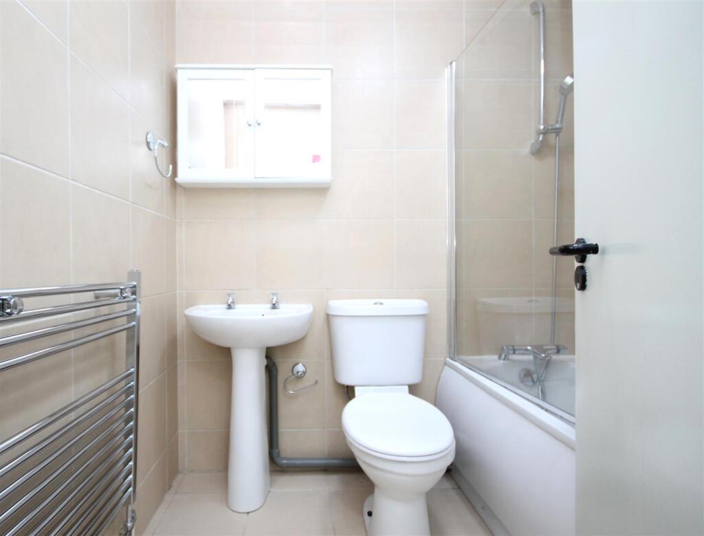 Bathroom.JPG