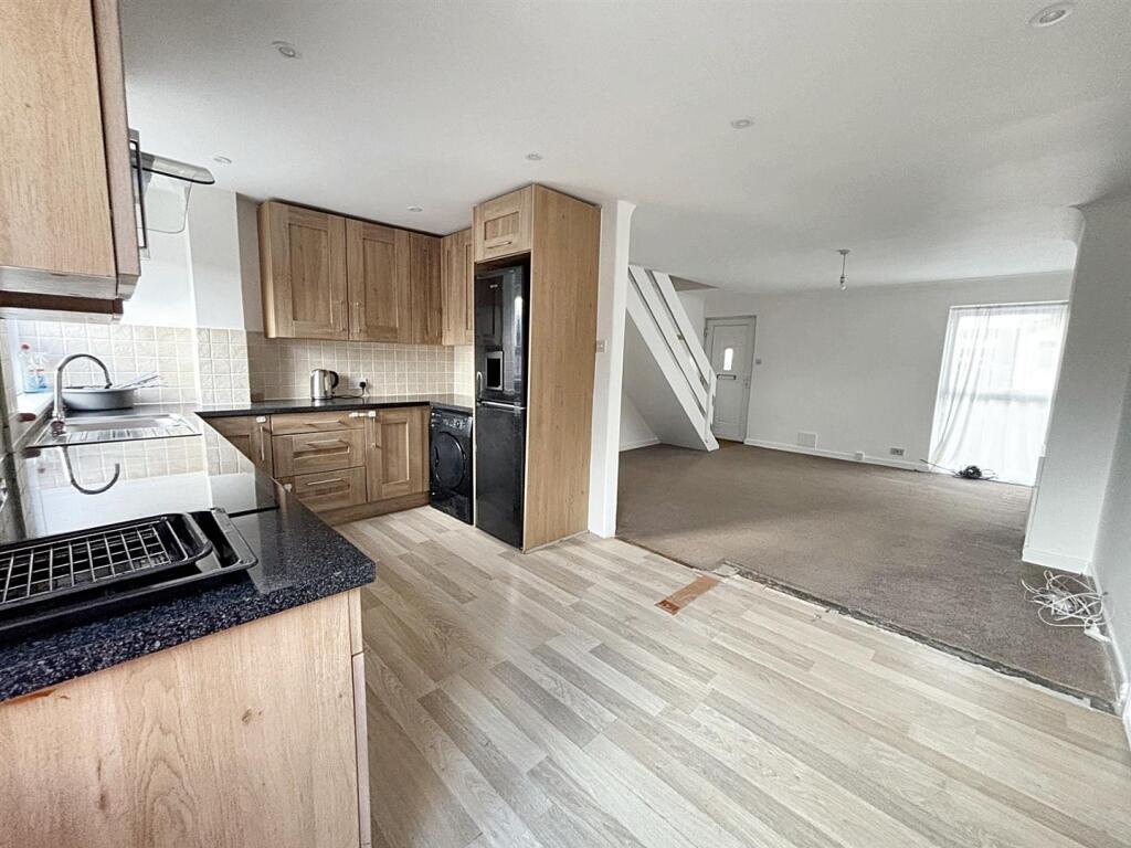 Kitchen 3.jpg