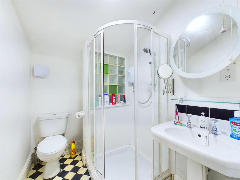 Flat 3 Ensuite Shower Room