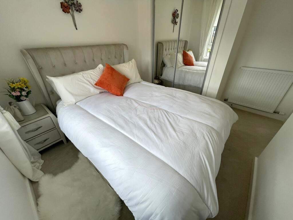 Bedroom 2b.JPG
