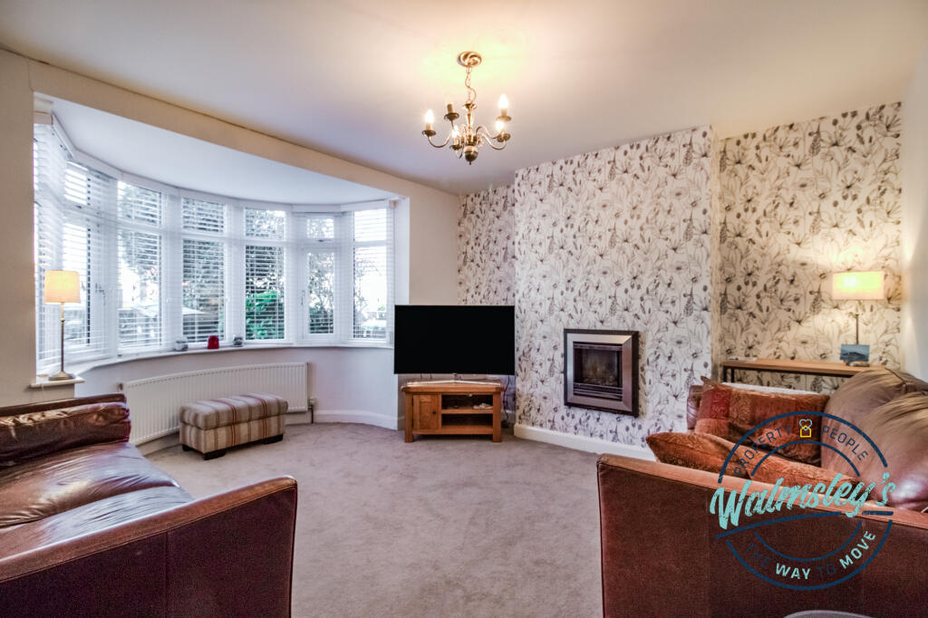 Sitting room to frontage