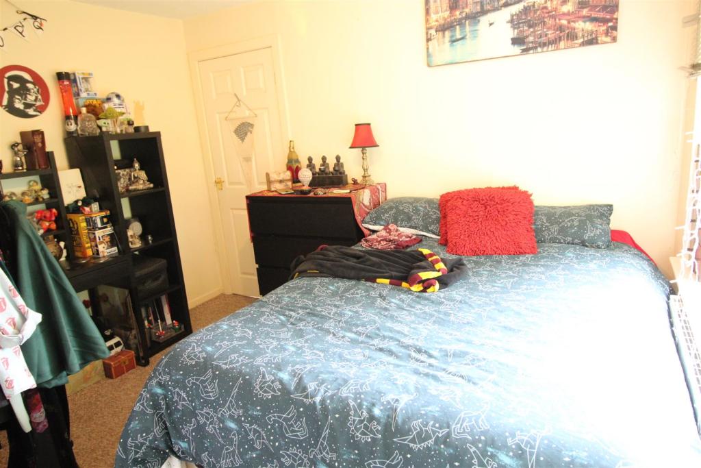 bed 4 .JPG