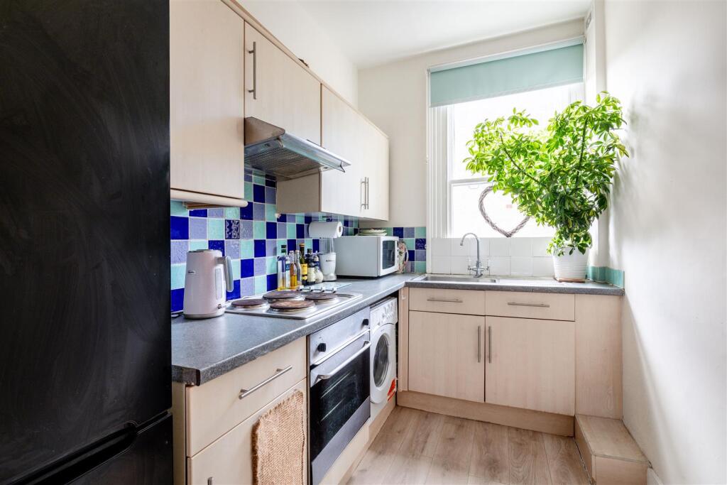 Westcroft Square-3.jpg