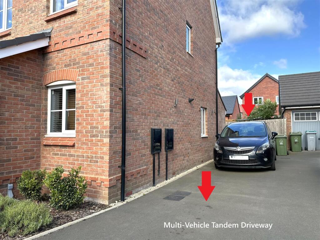 Multi-Car Driveway 878