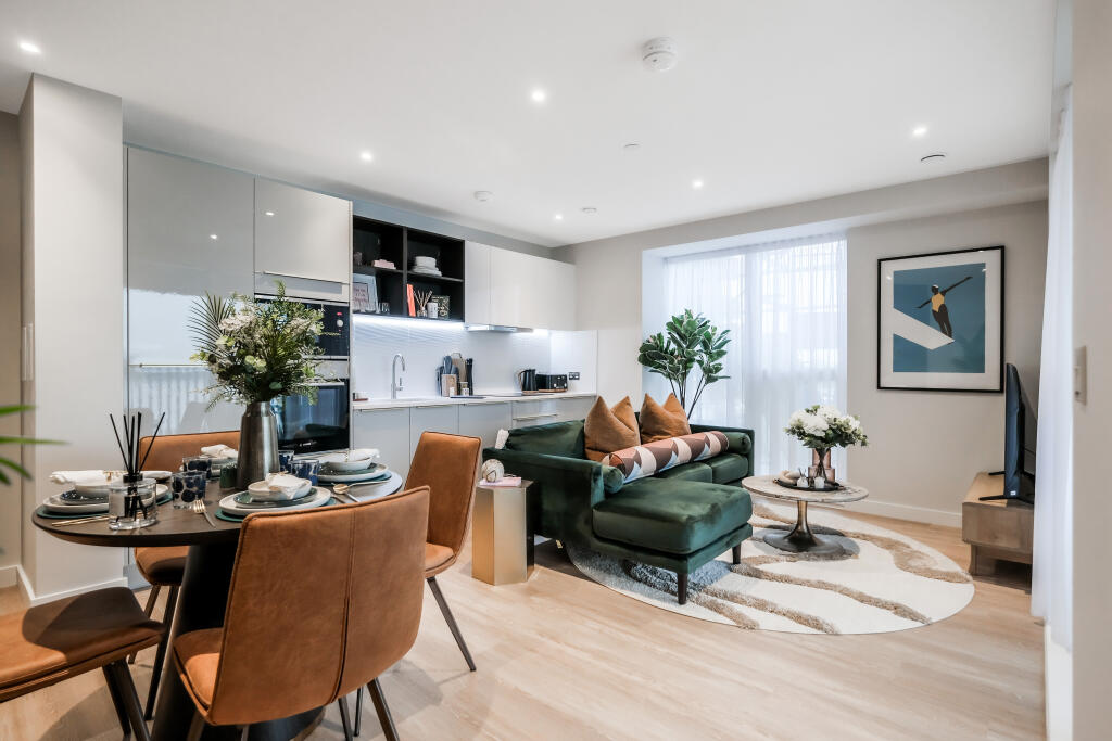 8 2-bed Royal Albert Wharf-64