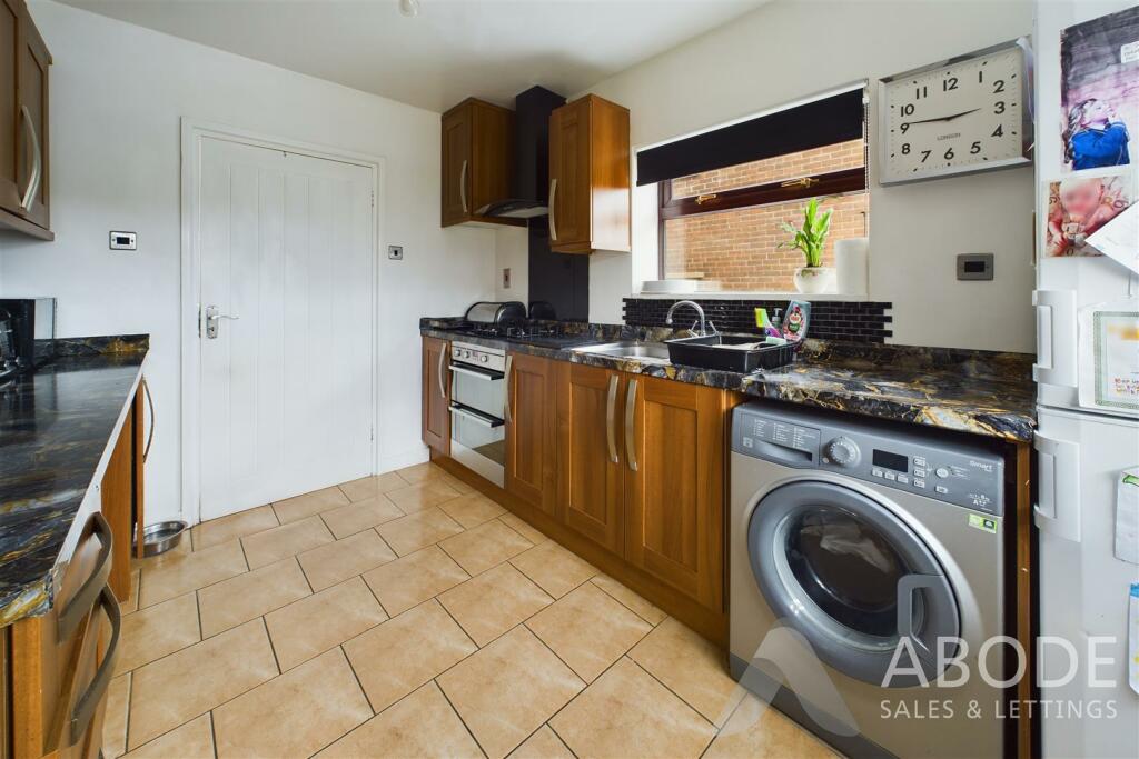 CAM03645G0-PR0076-STILL014.jpg