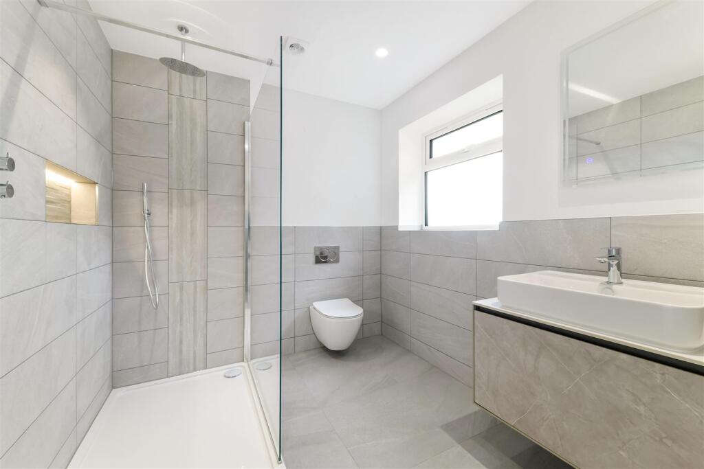 ENSUITE BROCKHAM LANE (8).jpg