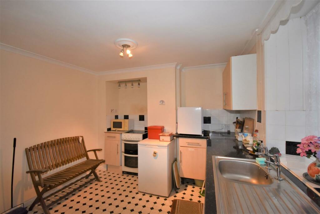 Kitchen..JPG