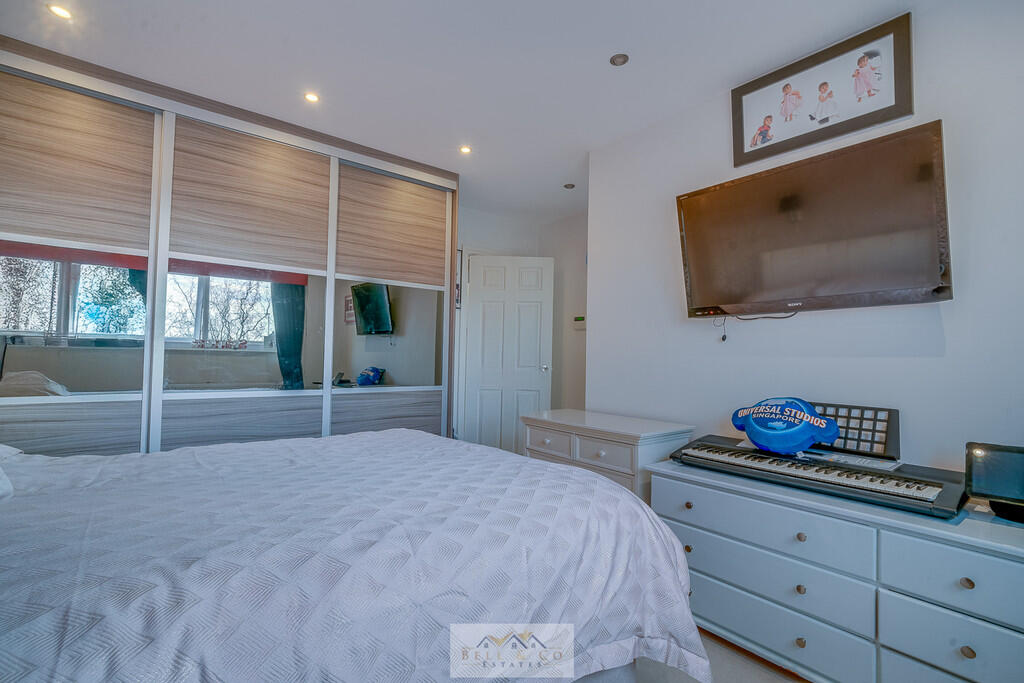 Bedroom 2.1