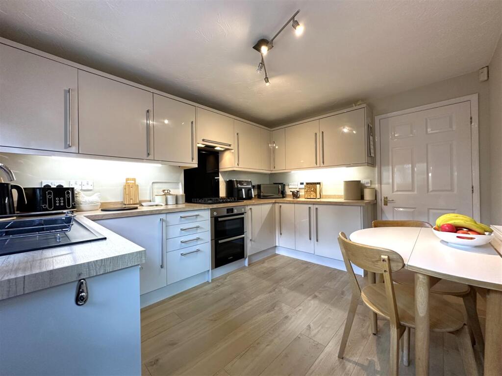 Stylish Dining Kitchen 838