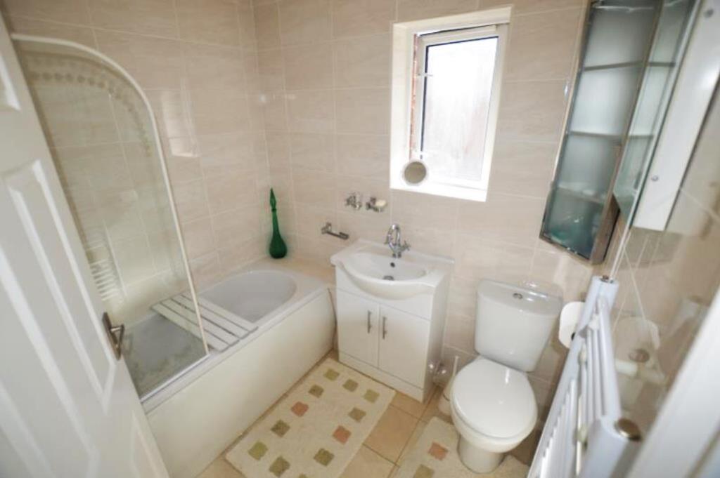 bathroom (2)_lge