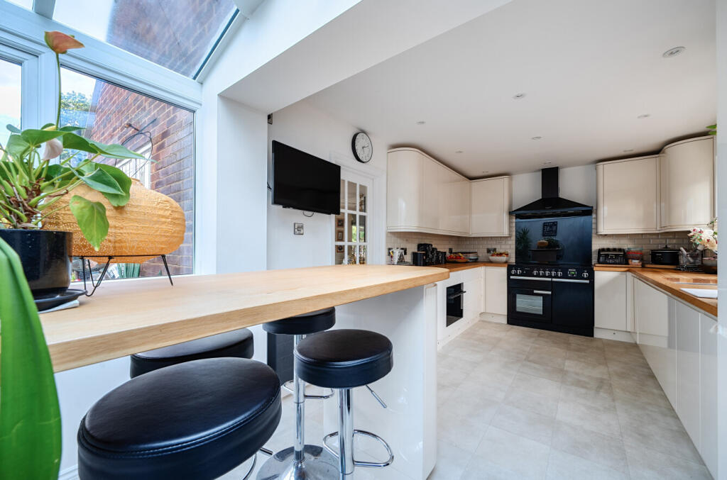 1344950-5-68b0877...