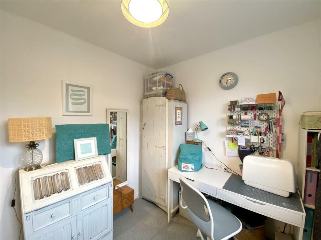 BEDROOM 2