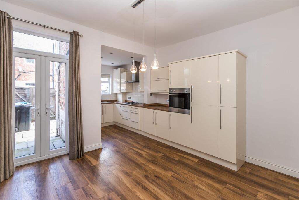 Kitchen Diner (1).jpg