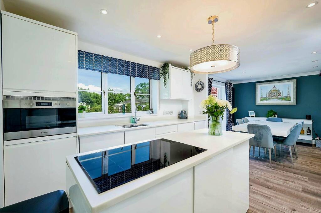 Kitchen / dining room