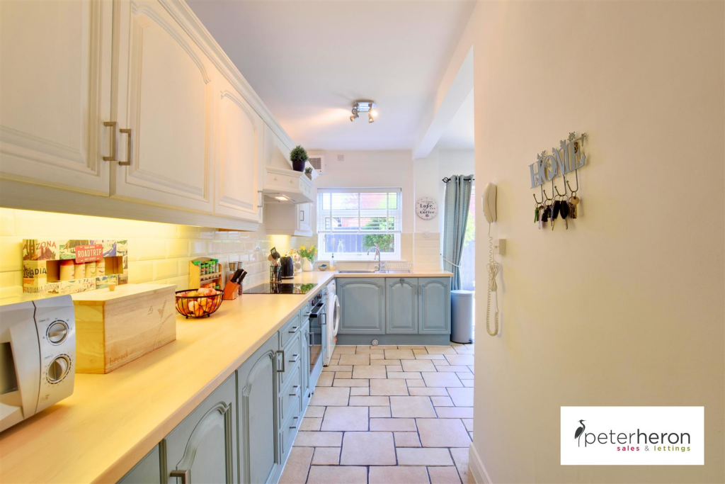 Breakfasting Kitchen