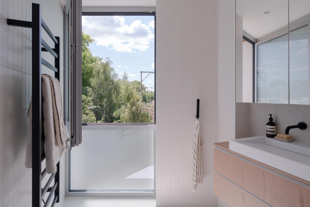 296576 - Maple Path, London E5 - high res-00457...