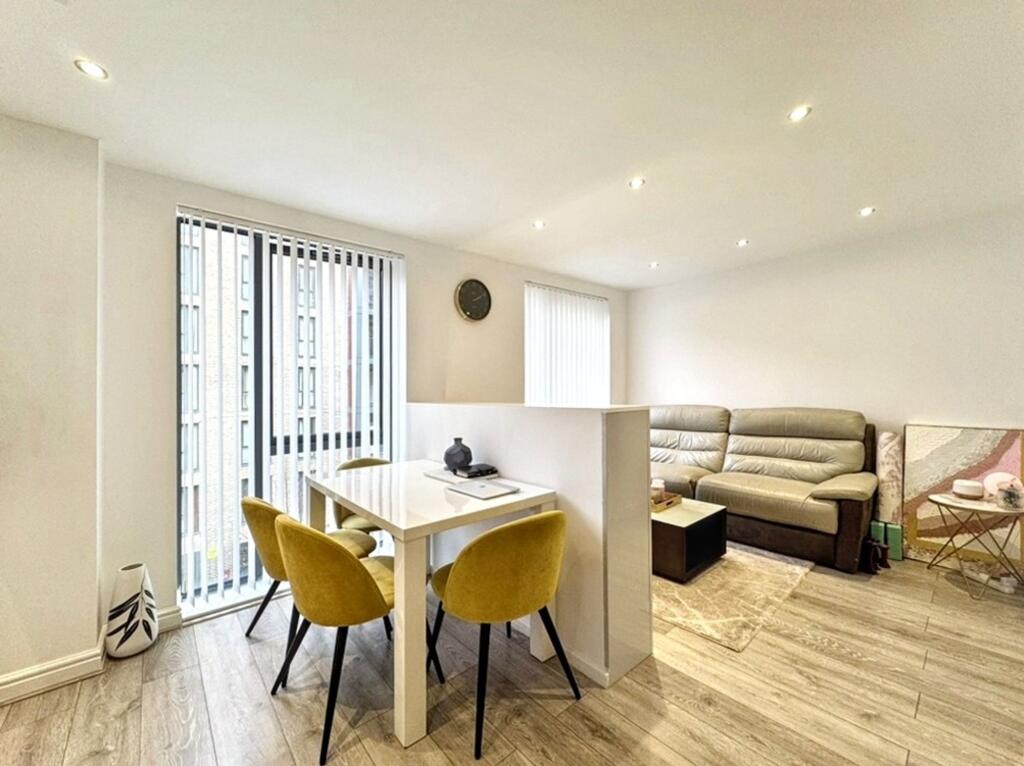 Open plan kitchen/dining area/lounge area