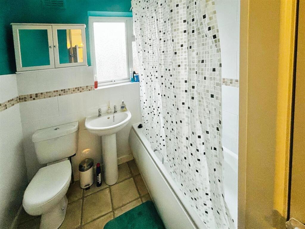 cac2d67a-Bathroom 20TC.jpg